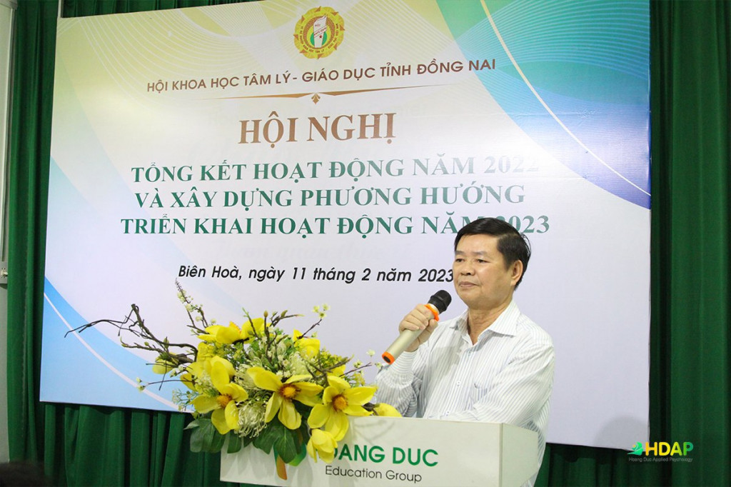 TS. Phạm Văn Thanh - Chủ tịch Hội Khoa học Tâm lý - Giáo dục tỉnh Đồng Nai phát biểu khai mạc